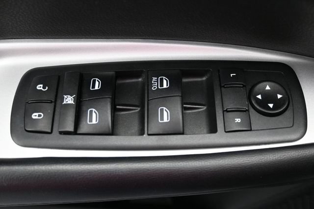 Used 2020 Dodge Journey SE w/ SE Popular Equipment Group FWD image 14