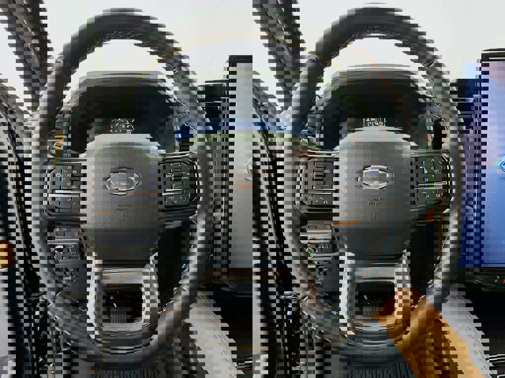 Certified 2023 Ford Expedition Platinum image 16