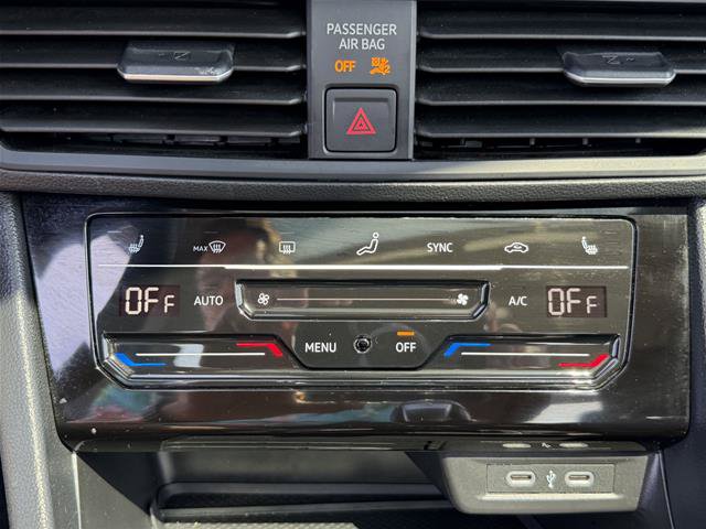 Used 2025 Volkswagen Jetta SE FWD image 22