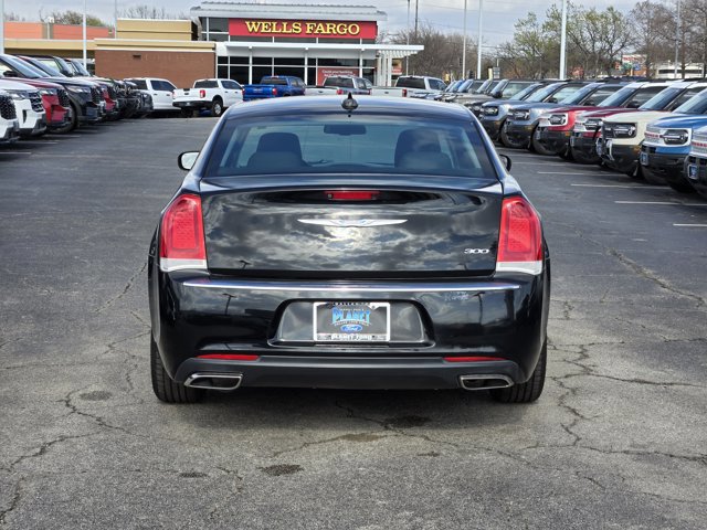 Used 2022 Chrysler 300 Touring image 4