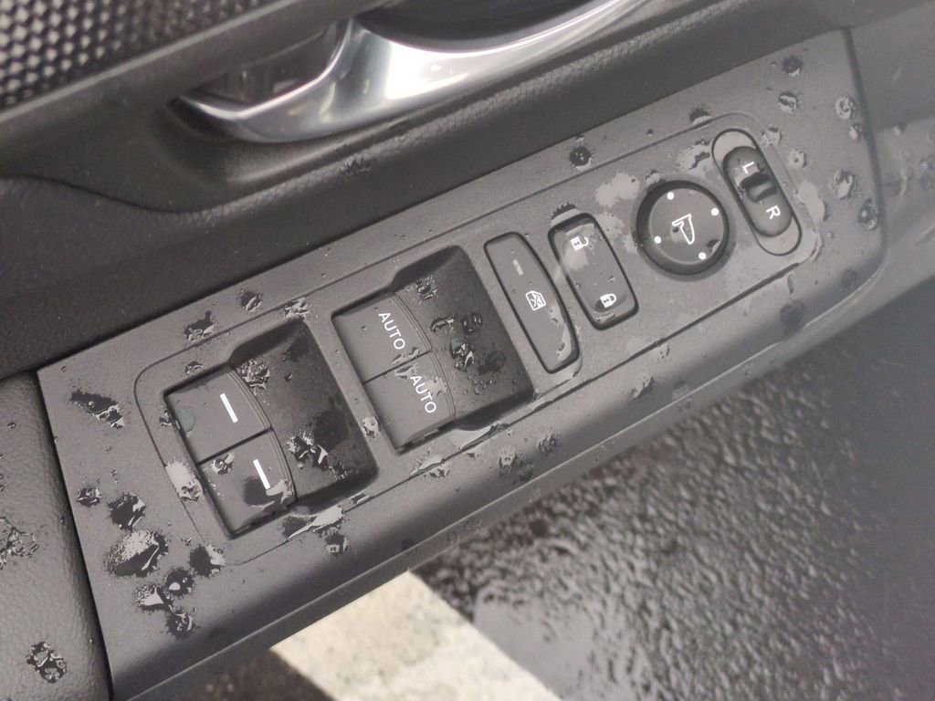 Used 2025 Honda CR-V Sport image 13