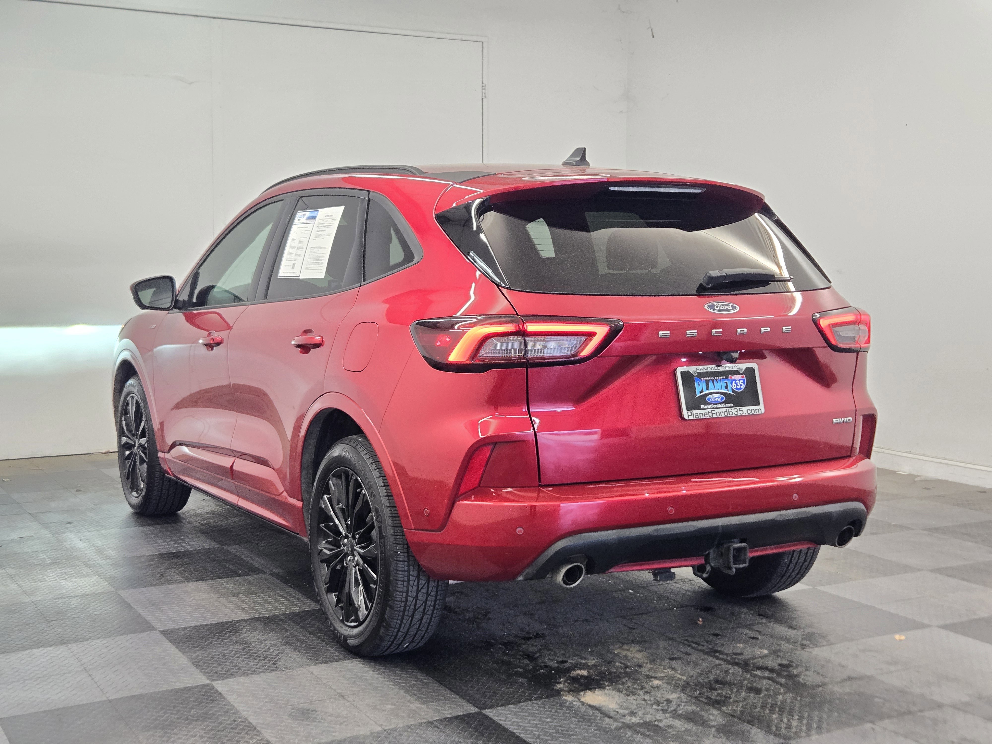 Certified 2023 Ford Escape ST-Line Elite w/ Premium Technology Package image 2