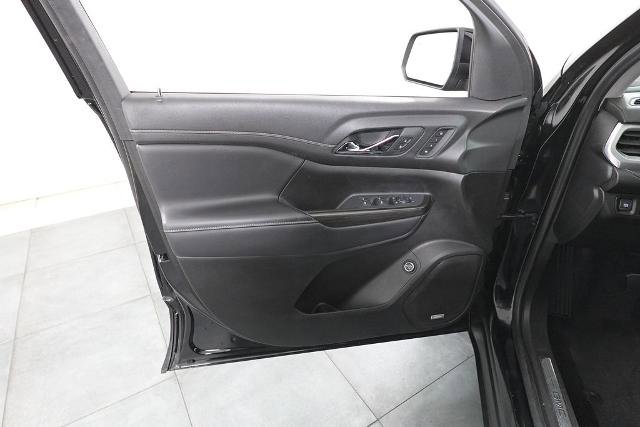 Used 2023 GMC Acadia SLT w/ Technology Package image 7