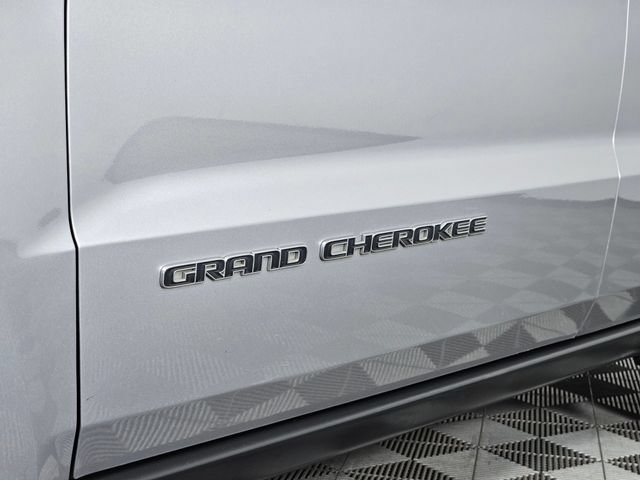 Used 2018 Jeep Grand Cherokee Limited AWD/4WD image 34