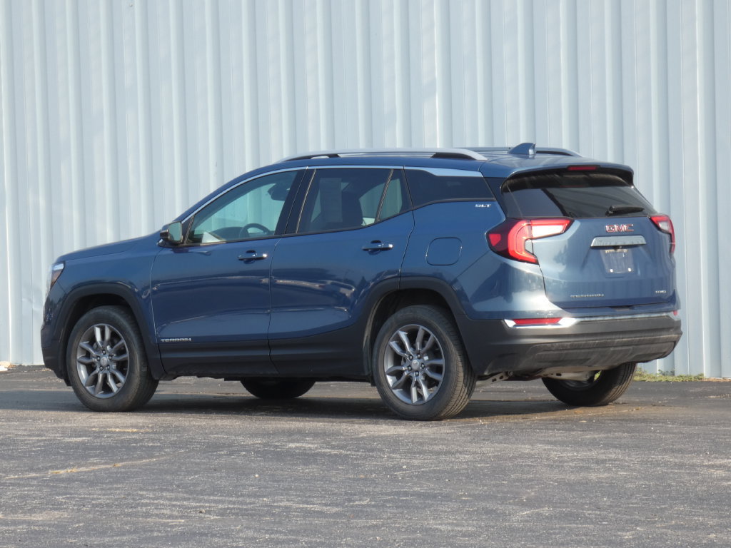 Used 2024 GMC Terrain SLT AWD/4WD image 35