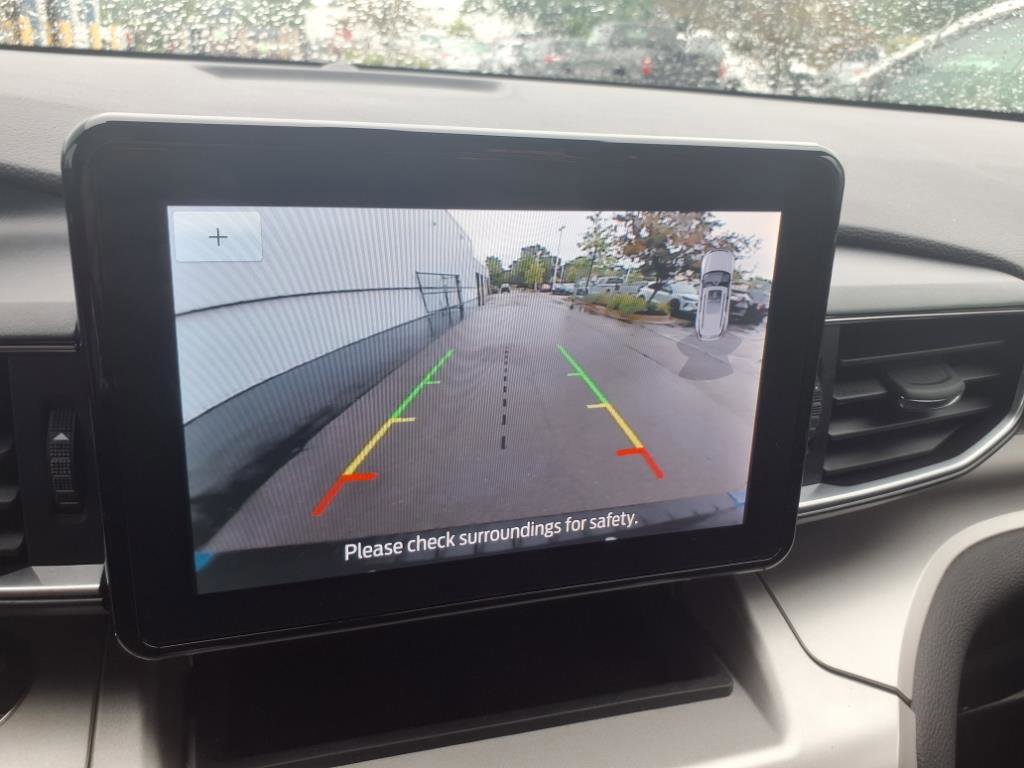 Certified 2022 Ford Explorer XLT w/ Equipment Group 202A image 19