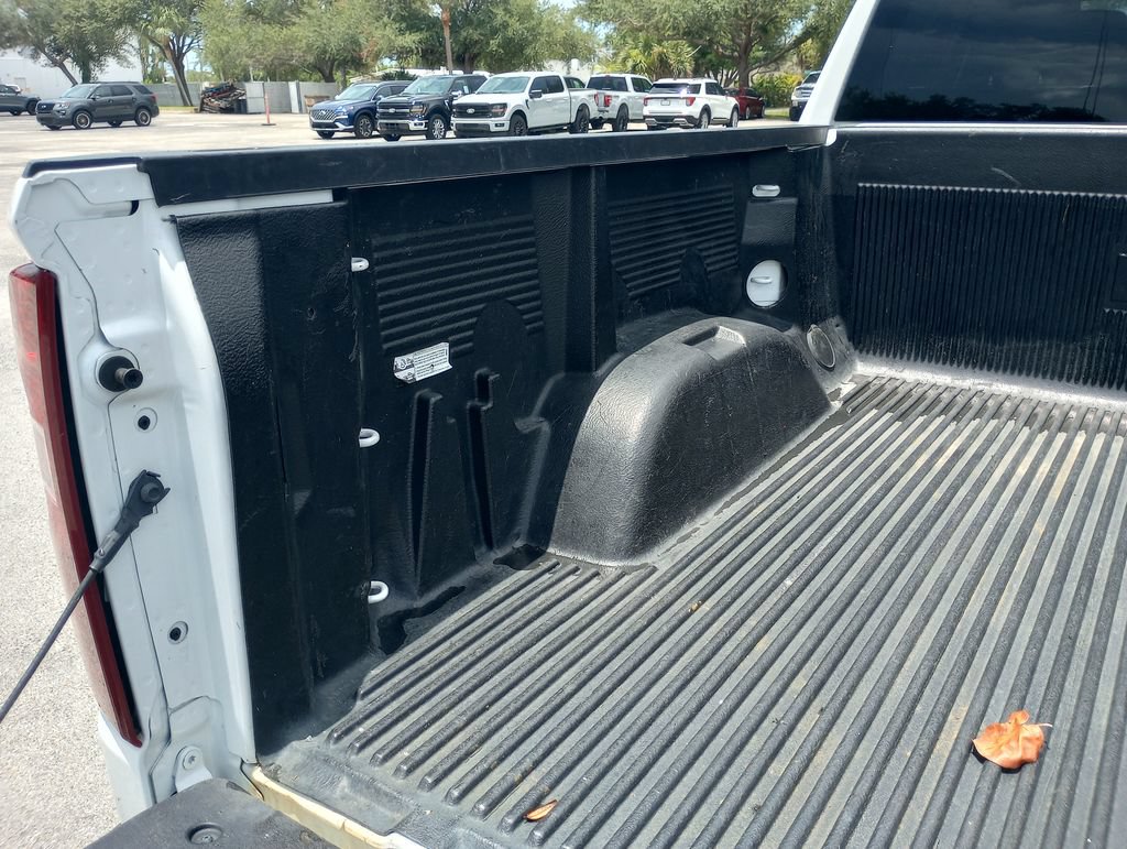 Used 2025 Chevrolet Silverado 1500 LT RWD image 10