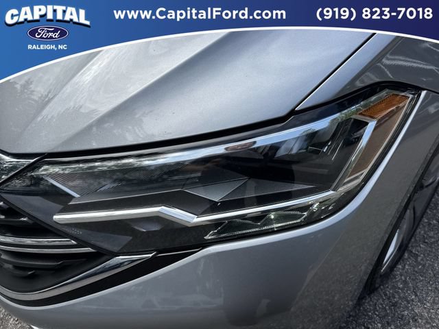 Used 2024 Volkswagen Jetta SE FWD image 11