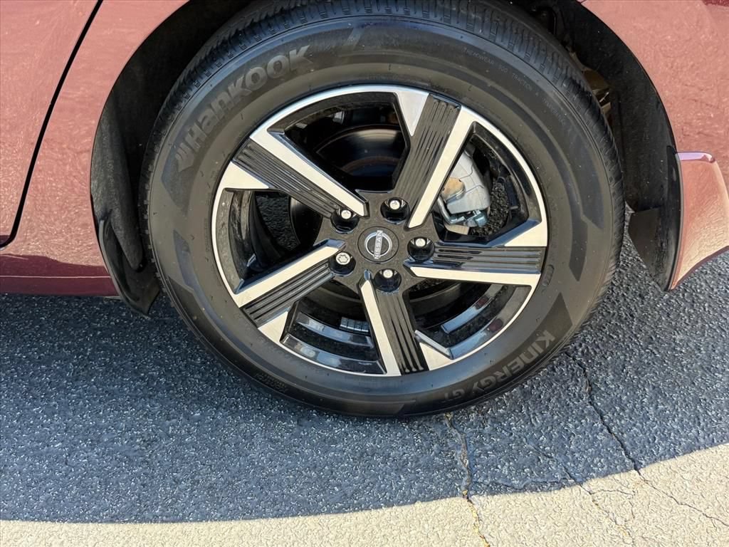 Used 2025 Nissan Sentra SV FWD image 13