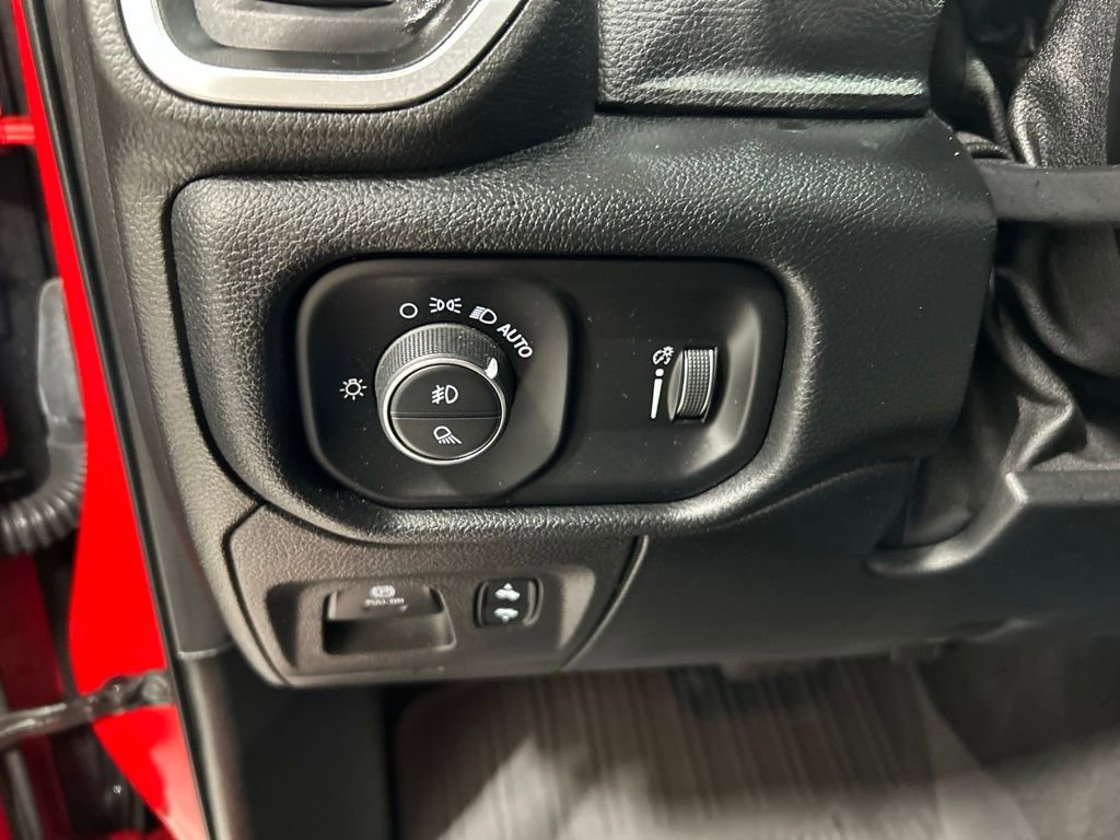 Used 2021 RAM 1500 Big Horn AWD/4WD image 14