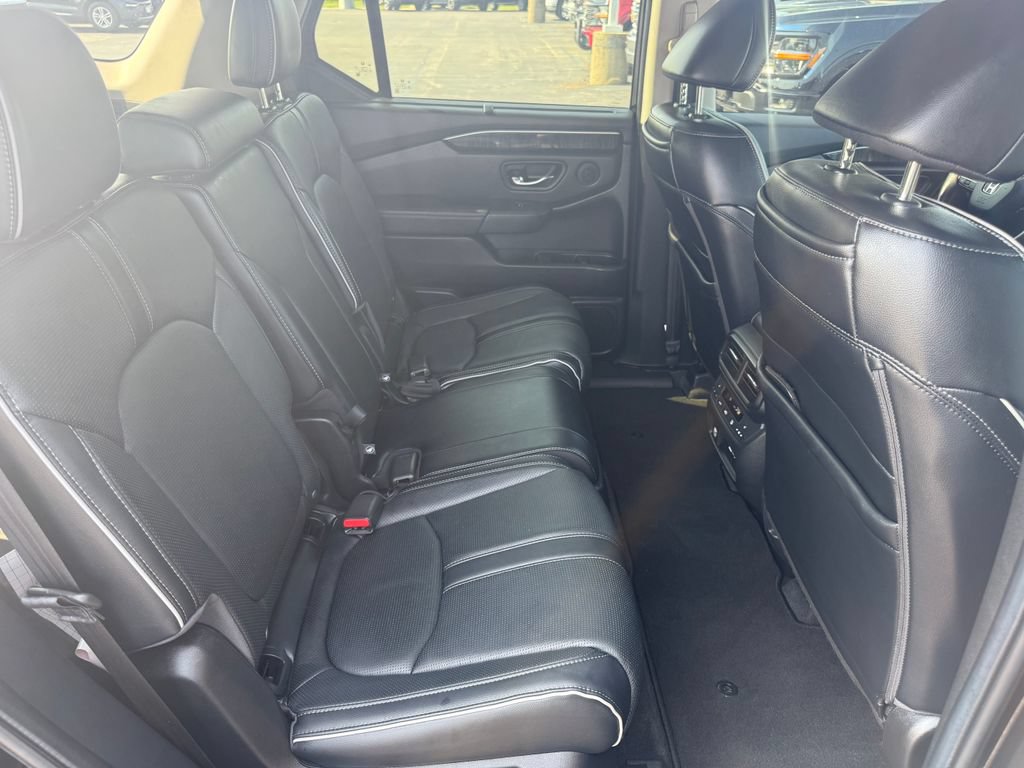 Used 2023 Honda Pilot Elite image 25