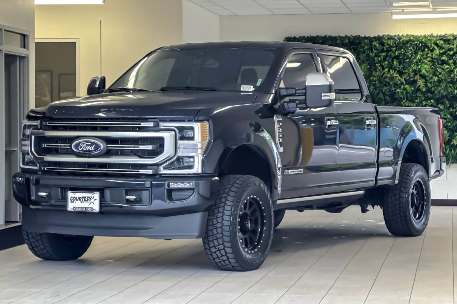Certified 2022 Ford F350 Platinum AWD/4WD image 8