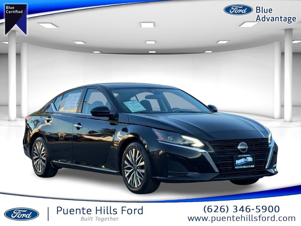Used 2023 Nissan Altima 2.5 SV image 1