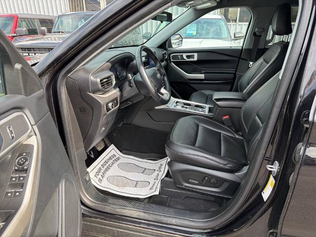 Certified 2022 Ford Explorer XLT w/ Equipment Group 202A AWD/4WD image 8