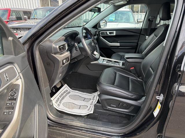 Certified 2022 Ford Explorer XLT w/ Equipment Group 202A AWD/4WD image 8