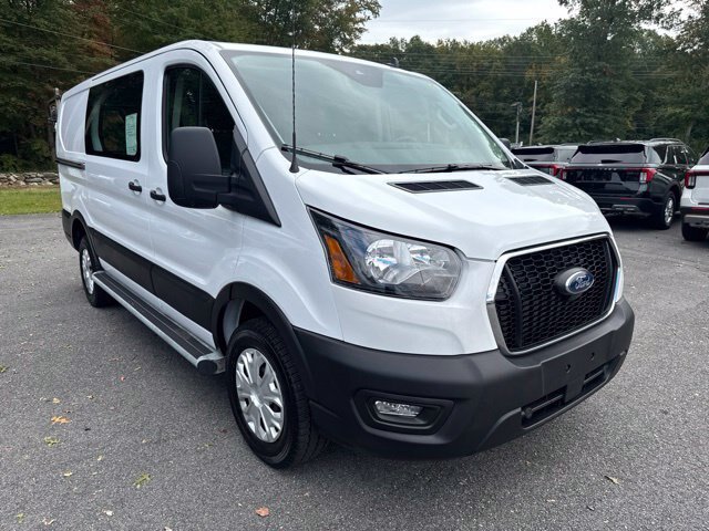 Certified 2025 Ford Transit 250 Low Roof w/ Exterior Upgrade Package RWD image 4