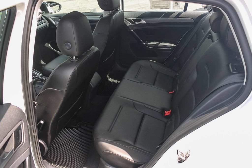 Used 2020 Volkswagen Golf 4-Door FWD image 19