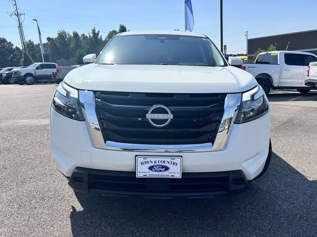 Used 2025 Nissan Pathfinder SV AWD/4WD image 8