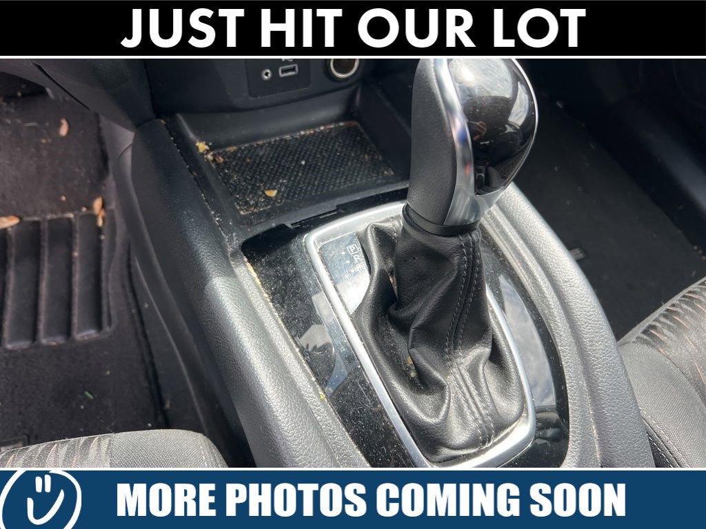 Used 2018 Nissan Rogue SV AWD/4WD image 13