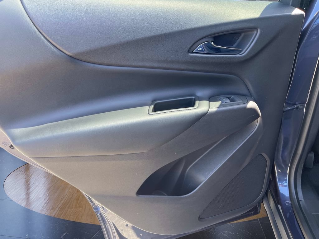 Used 2018 Chevrolet Equinox LT w/ Sun & Infotainment Package FWD image 17