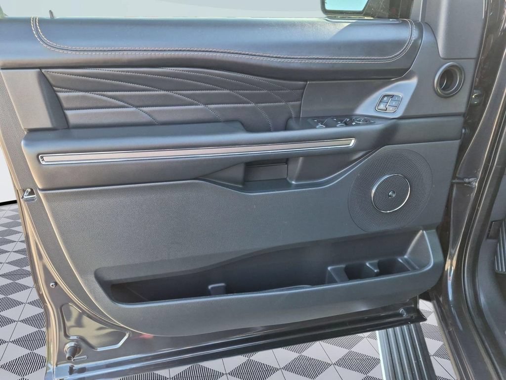 Certified 2022 Ford Expedition Max Platinum AWD/4WD image 10
