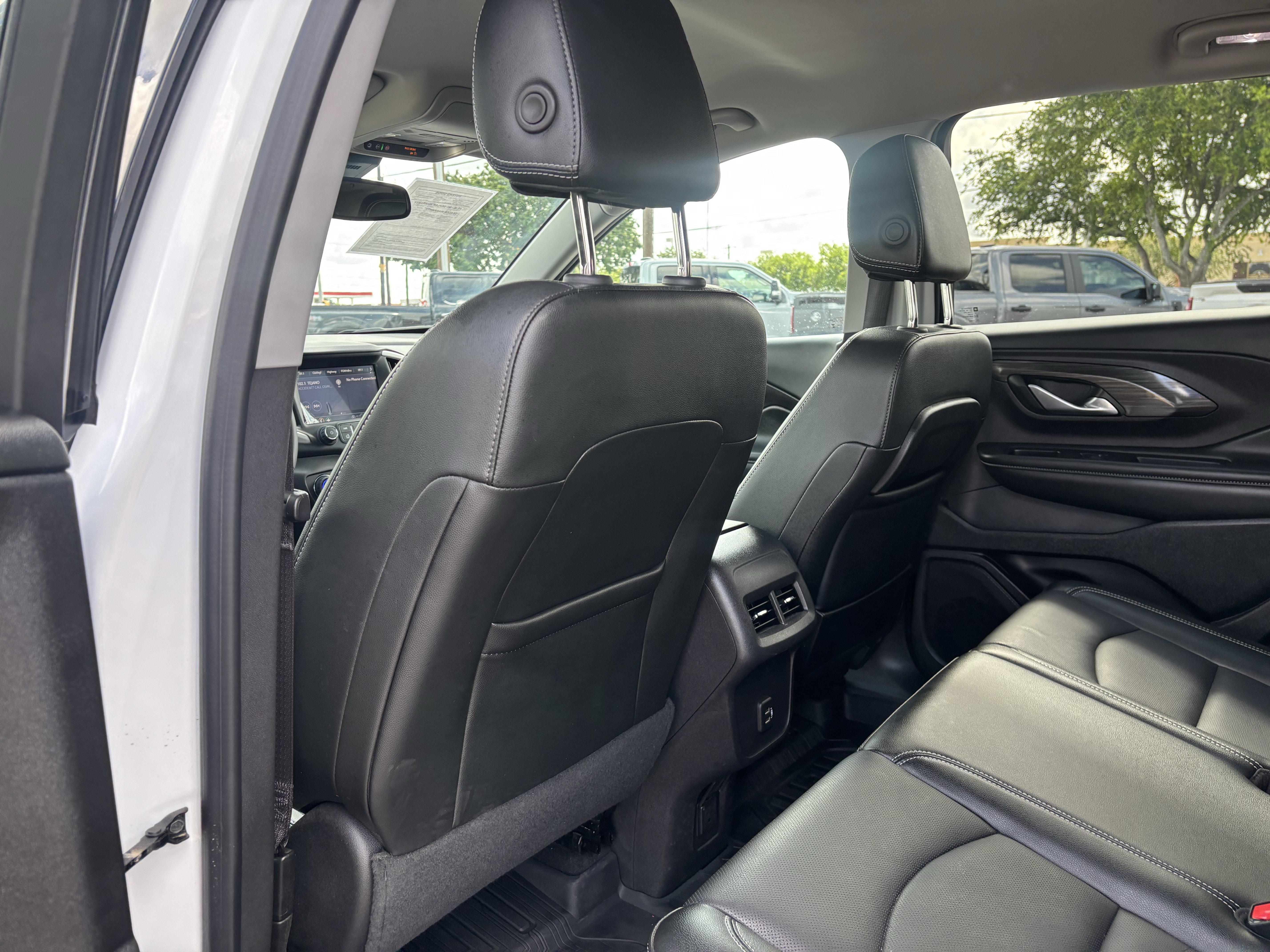 Used 2024 GMC Terrain SLT AWD/4WD image 17
