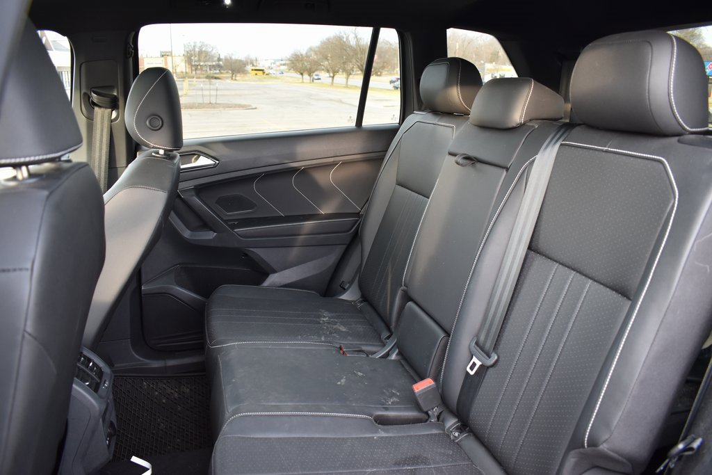 Used 2023 Volkswagen Tiguan SE R-Line image 8