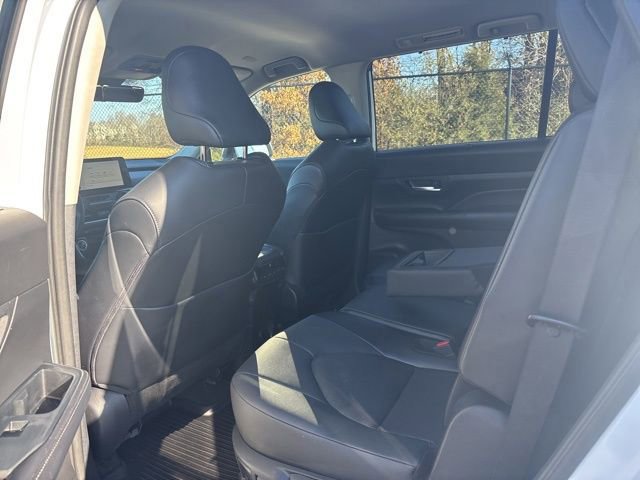 Used 2024 Toyota Grand Highlander XLE image 13