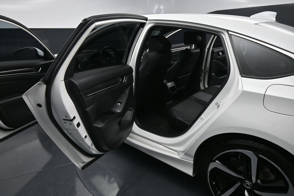Used 2019 Honda Accord Sport image 17