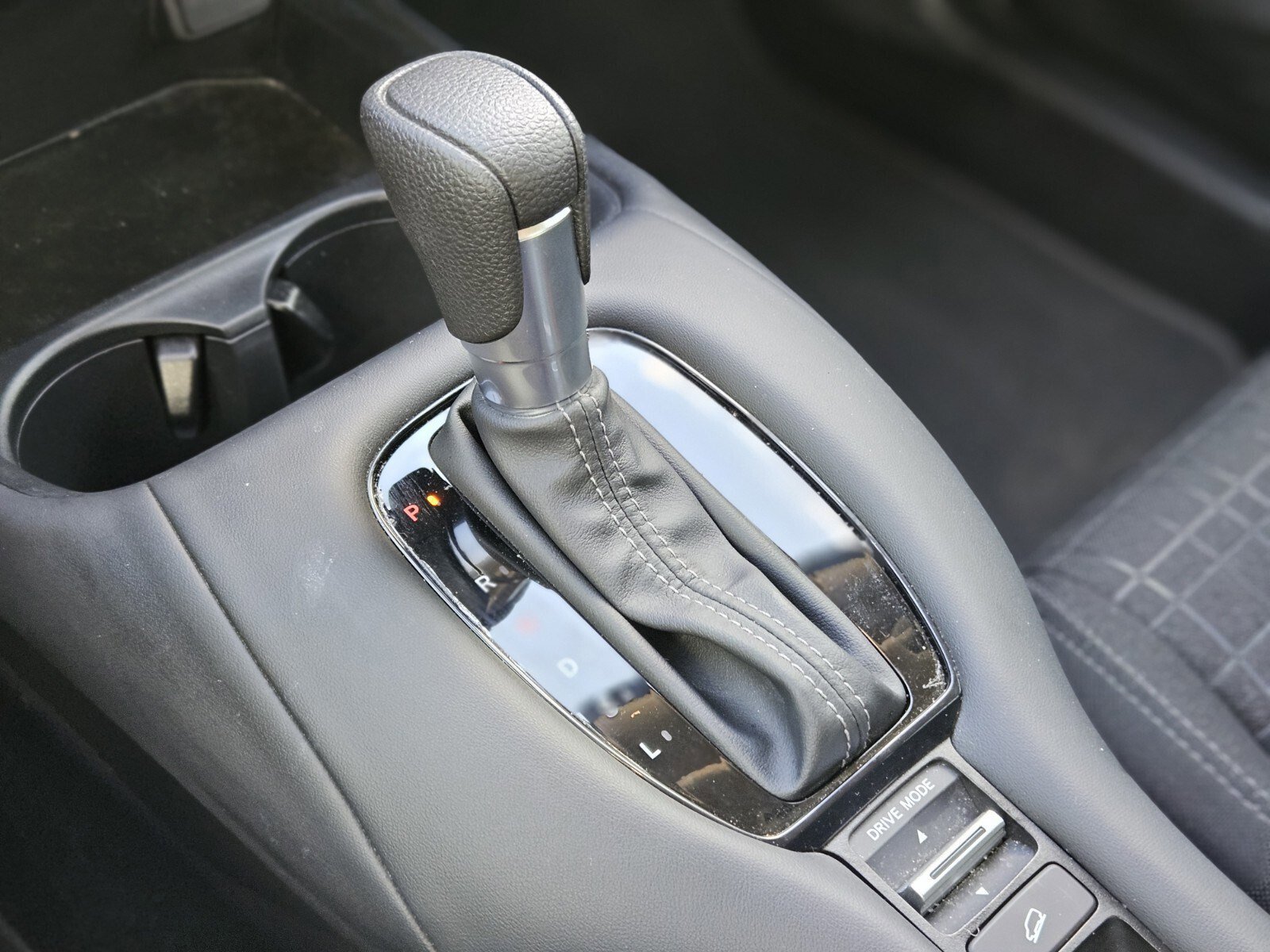 Used 2025 Honda HR-V LX image 26