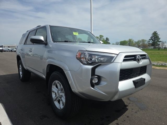 Used 2021 Toyota 4Runner SR5 AWD/4WD image 6