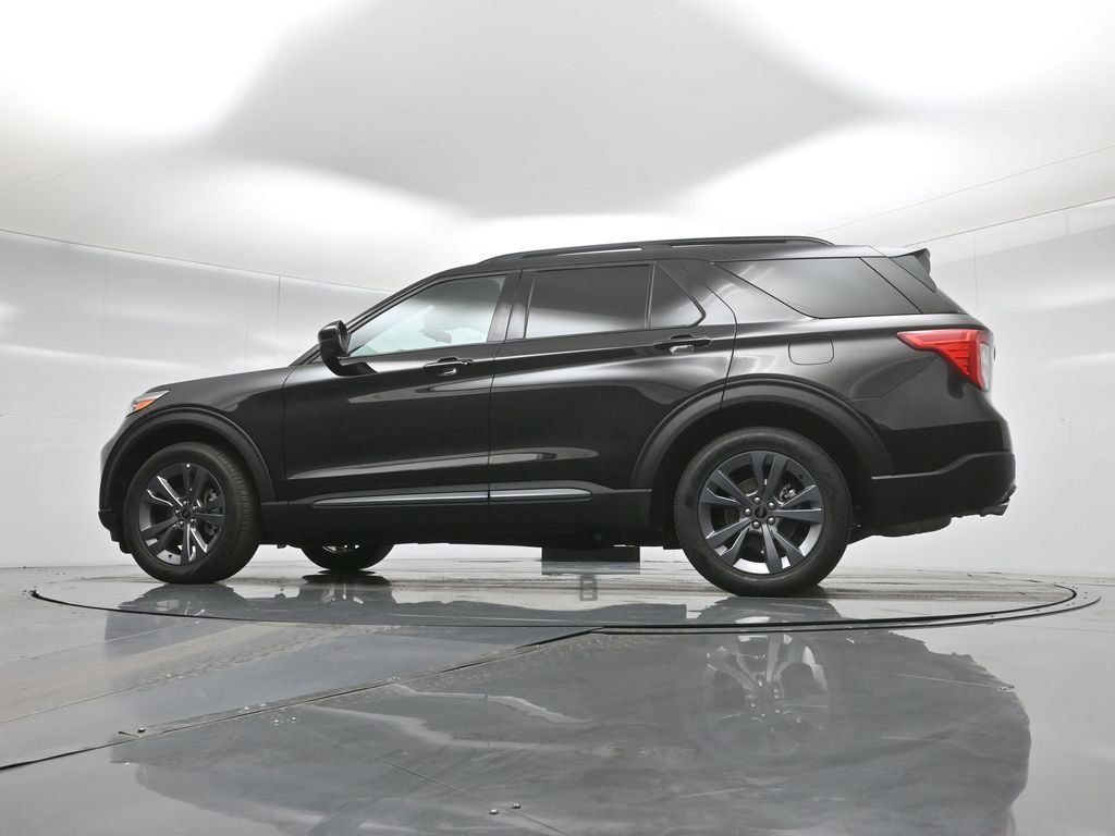 Certified 2022 Ford Explorer XLT w/ Equipment Group 202A image 48