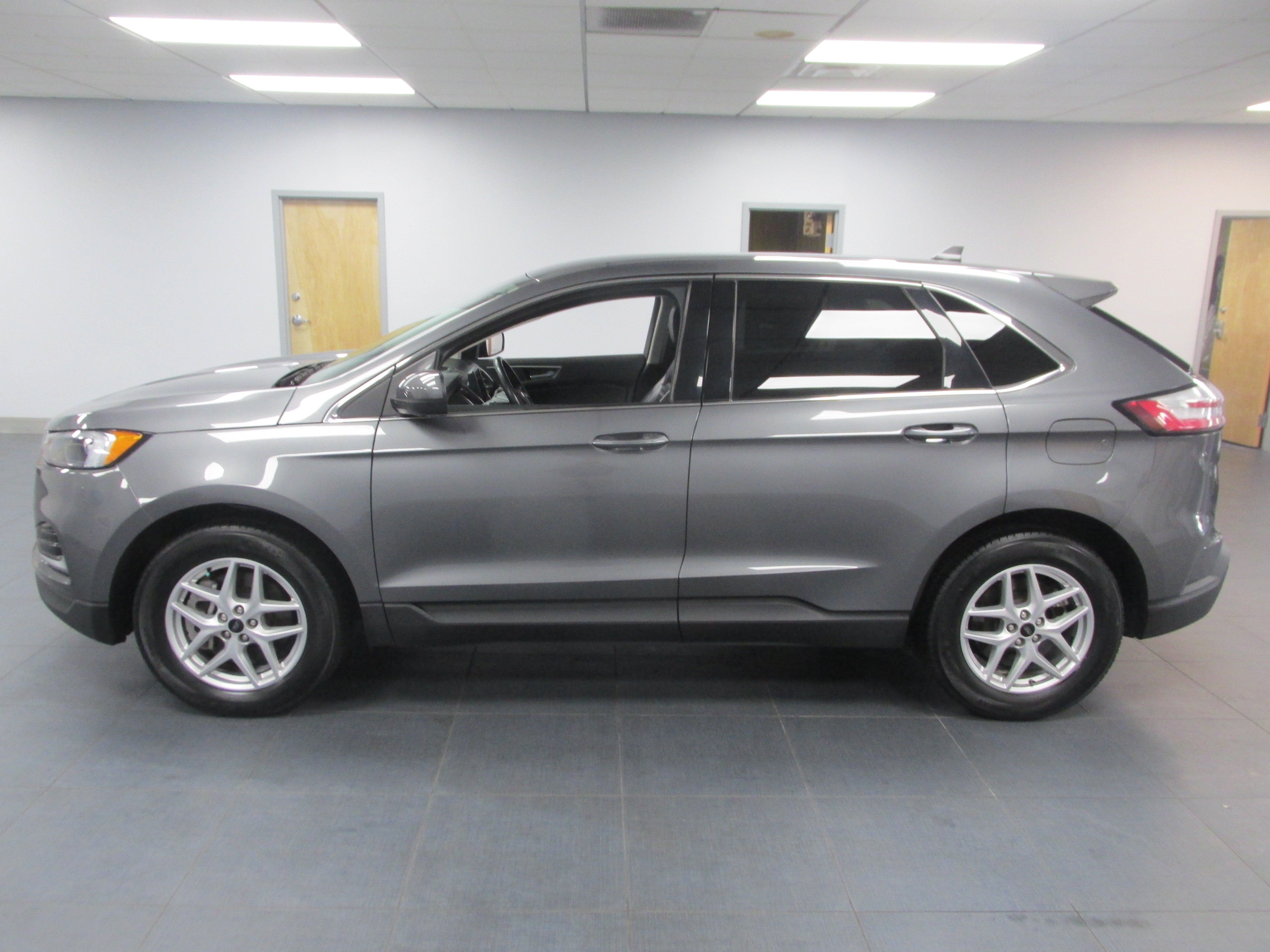 Certified 2024 Ford Edge SEL AWD/4WD image 8
