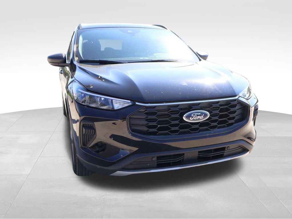 Certified 2026 Ford Escape ST-Line w/ Tech Pack #1 FWD image 8