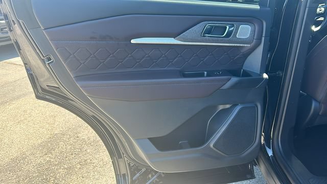 Certified 2025 Ford Explorer Platinum w/ Ultimate Package AWD/4WD image 15