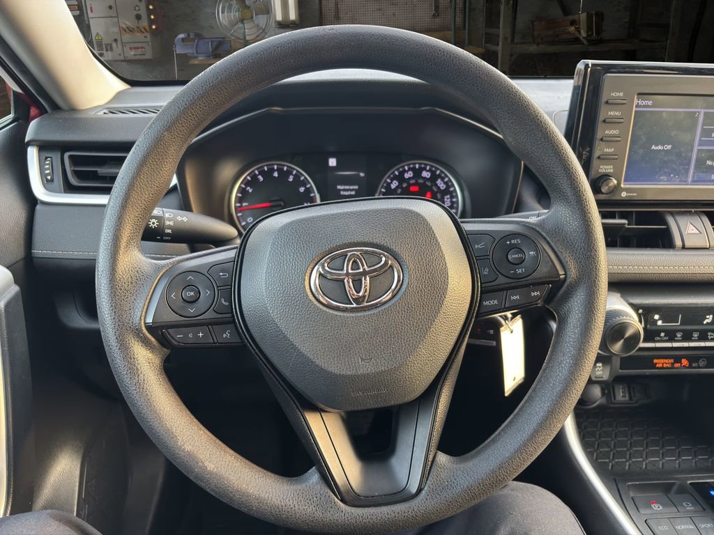 Used 2022 Toyota RAV4 LE FWD image 20