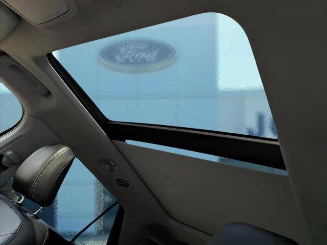 Certified 2022 Ford Explorer XLT w/ Equipment Group 202A image 21