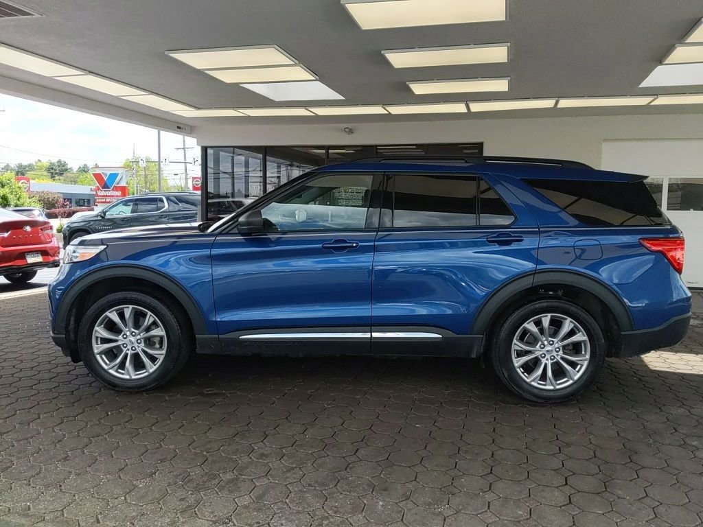 Certified 2023 Ford Explorer XLT w/ Equipment Group 202A AWD/4WD image 11