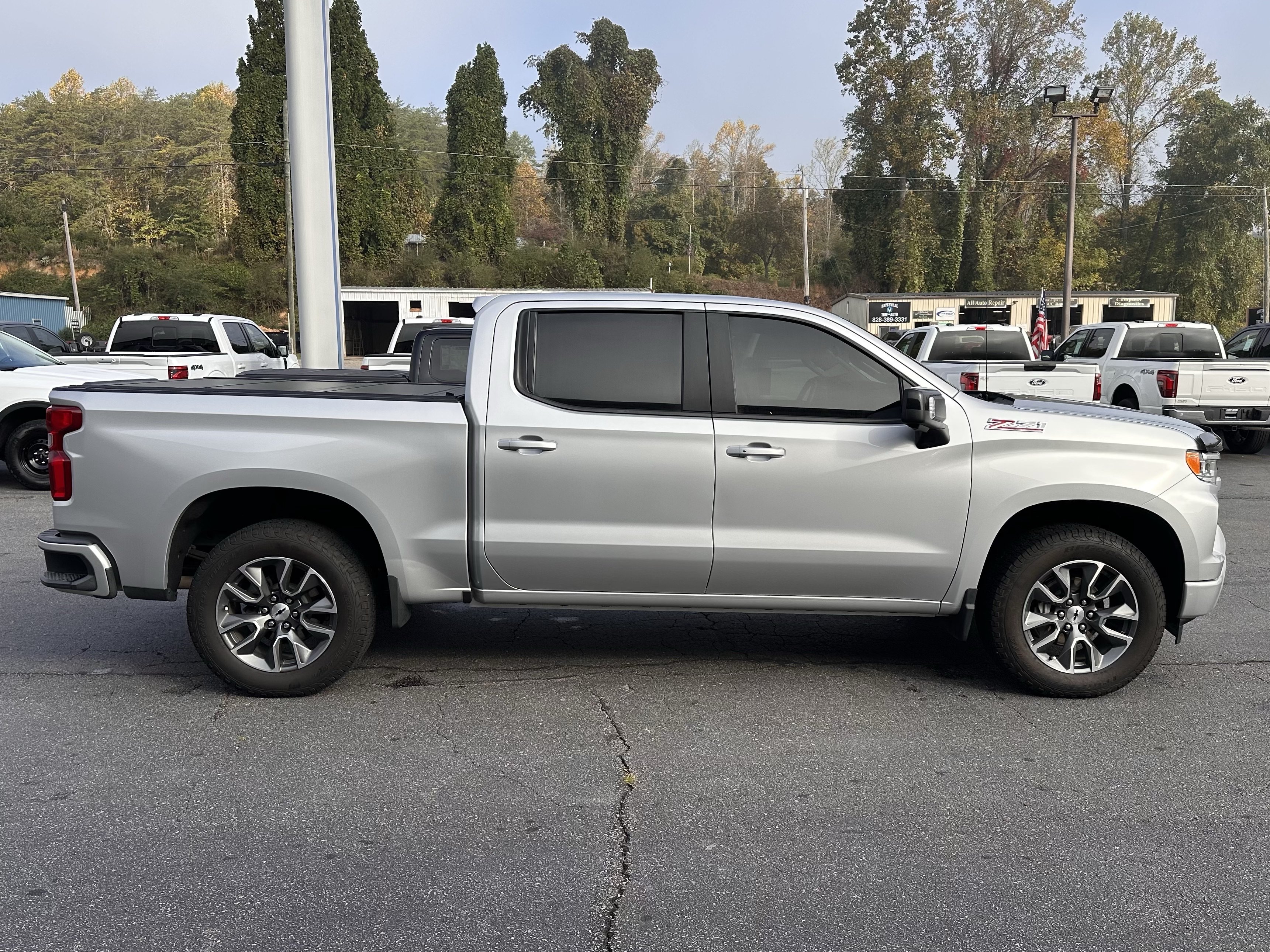 Used 2022 Chevrolet Silverado 1500 RST AWD/4WD image 5
