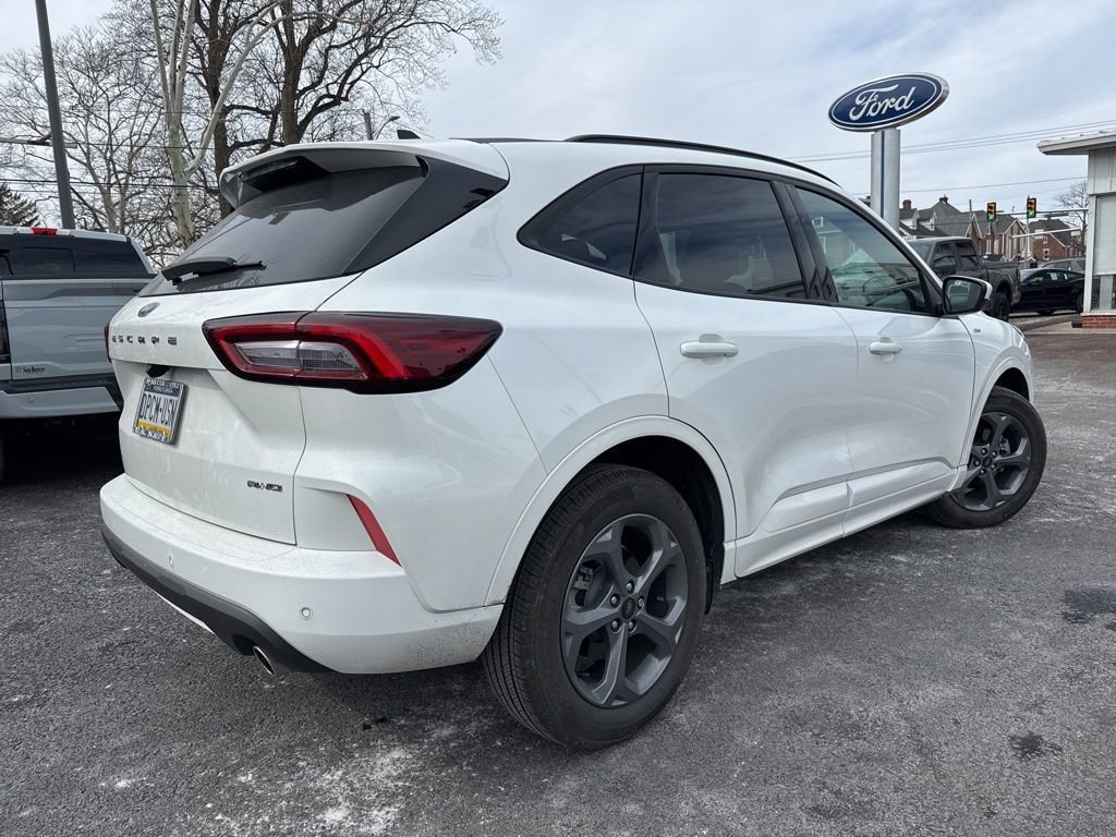 Certified 2024 Ford Escape ST-Line Select w/ Tech Pack #1 image 3