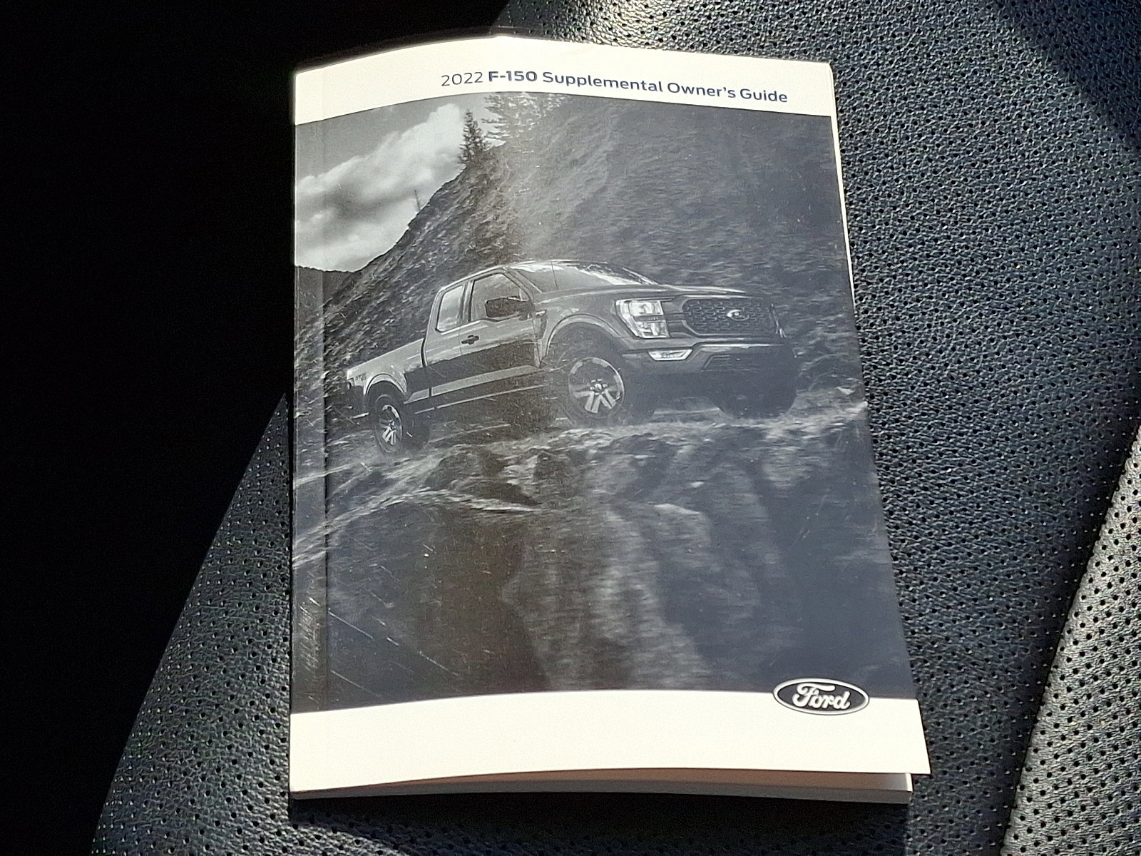 Certified 2022 Ford F150 Lariat w/ Equipment Group 502A High image 26