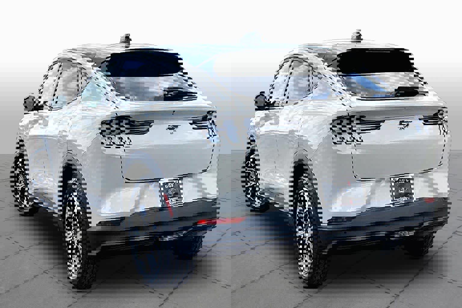 Certified 2025 Ford Mustang Mach-E Select w/ Comfort Package Lite RWD image 4