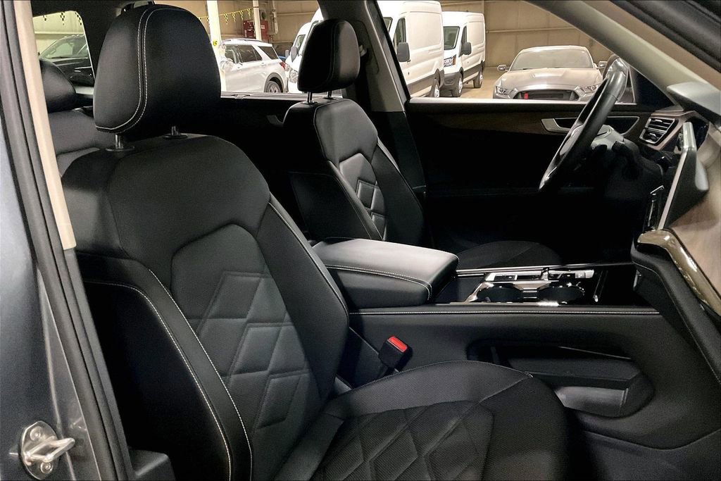 Used 2024 Volkswagen Atlas SE FWD image 9