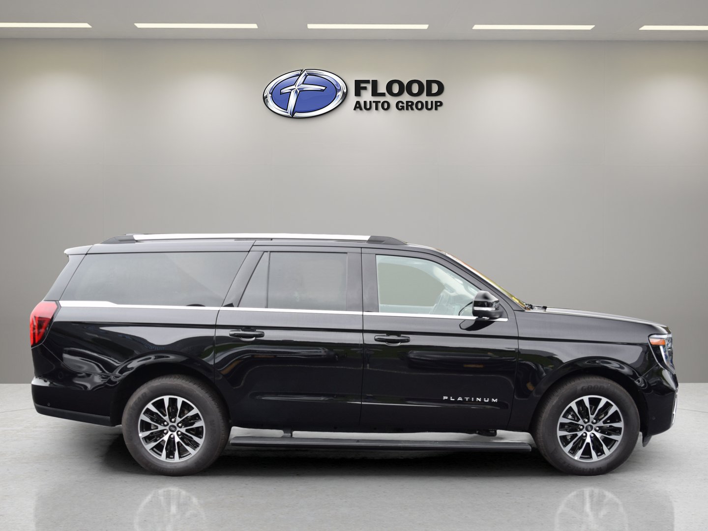 Certified 2025 Ford Expedition Max Platinum AWD/4WD image 3