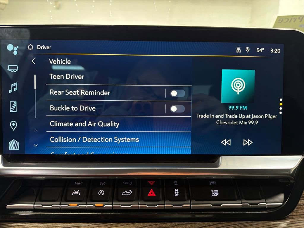 Used 2024 Chevrolet Silverado 1500 LT w/ Convenience Package II image 28