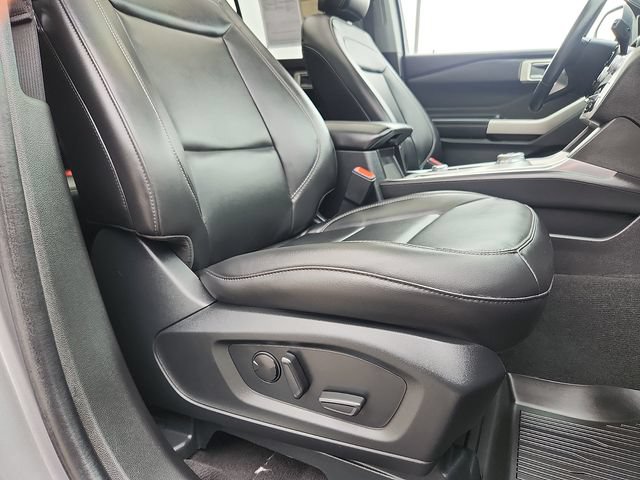 Certified 2023 Ford Explorer XLT w/ Equipment Group 202A AWD/4WD image 35