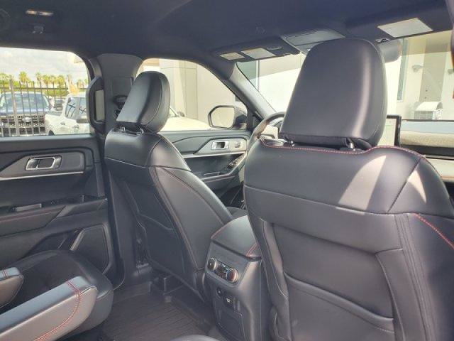 Certified 2025 Ford Explorer ST RWD image 32