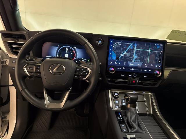 Used 2025 Lexus GX 550 w/ Cold Area Package AWD/4WD image 8