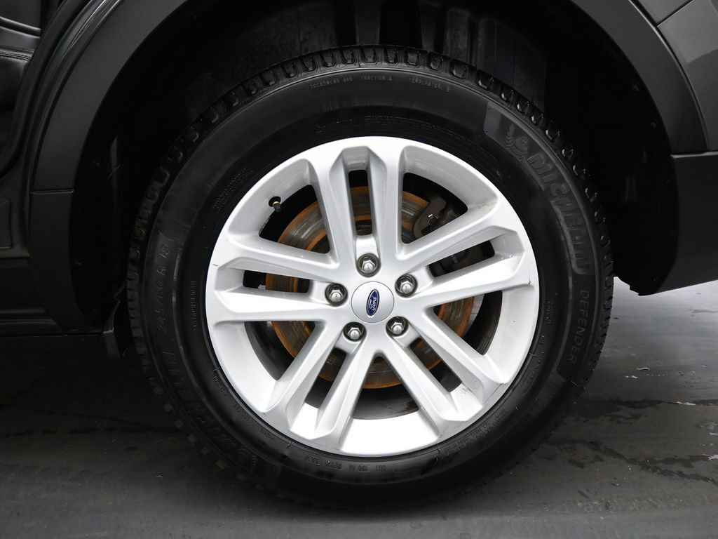 Certified 2017 Ford Explorer XLT w/ Equipment Group 202A image 24