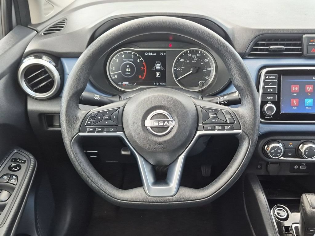 Used 2025 Nissan Versa SV FWD image 14
